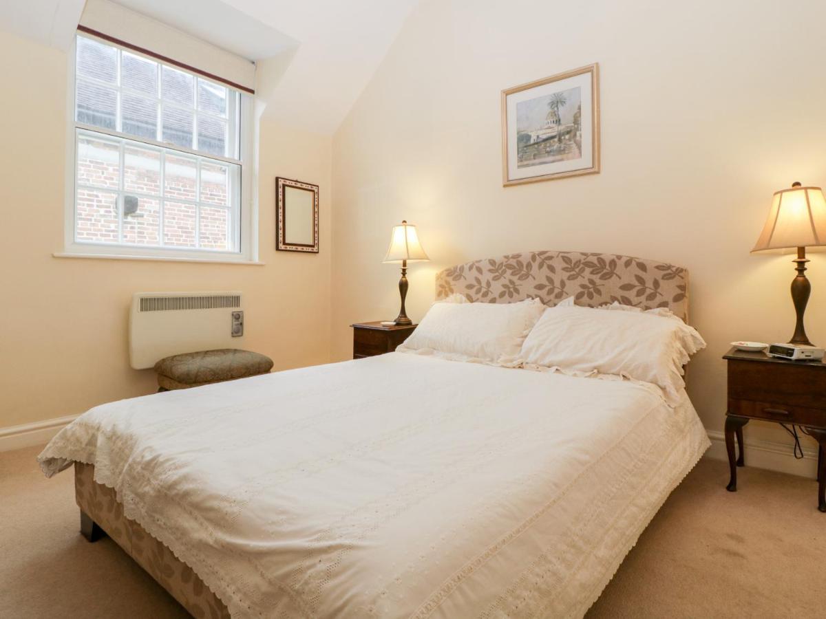 138D Old Star & Garter Mews Villa Ludlow Luaran gambar